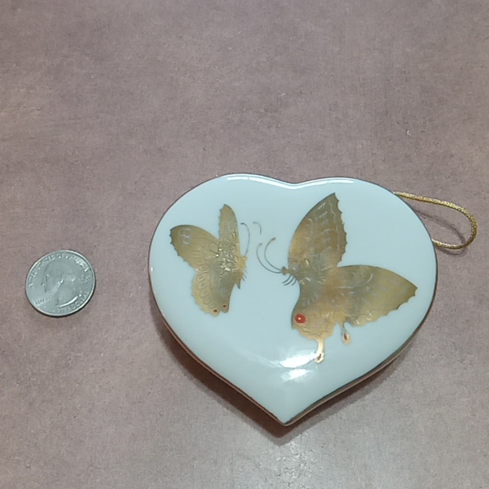 Heart-Shaped Hanging Potpourri Holder with Gold Butterflies